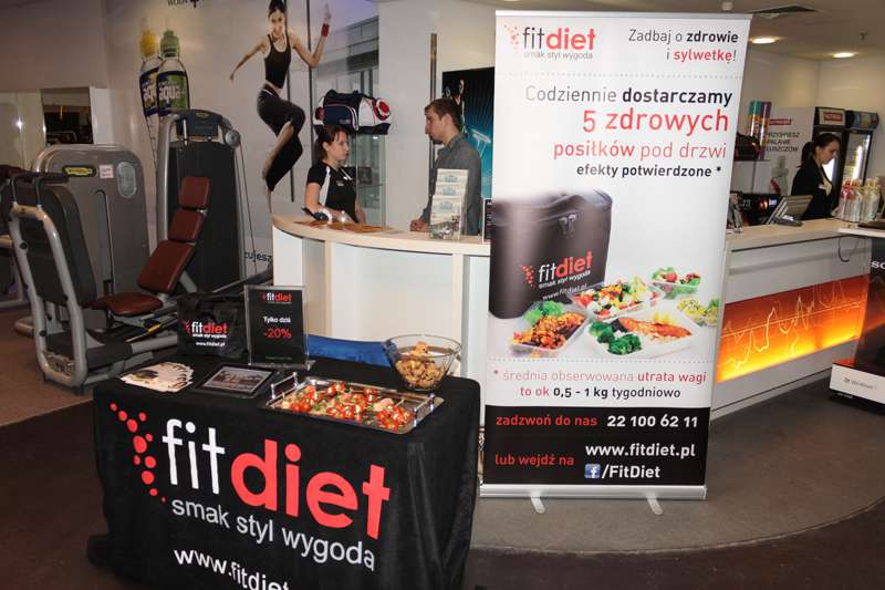 Zdjęcie stoiska FitDiet na siłowni Holmes